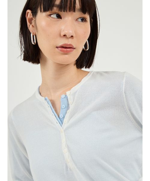 emmi（エミ）の「【セットアイテム】eco ヘンリーネックレイヤードニットトップス（ニット/セーター・レディース・ベージュ/ホワイト/グレー・F）」の7枚目の写真
