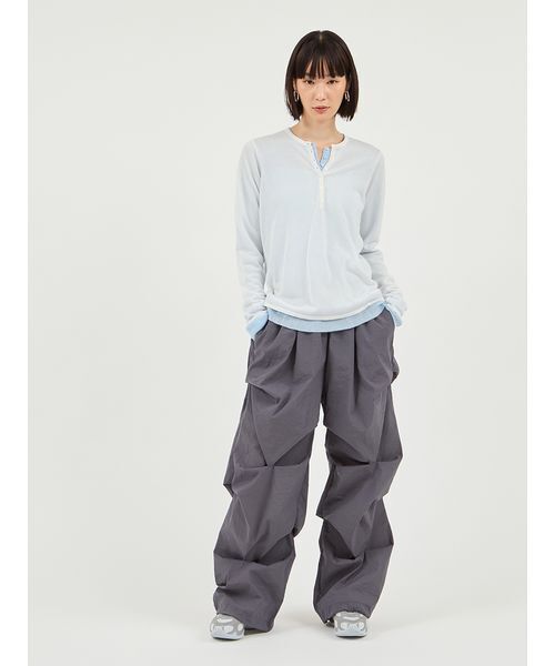 emmi（エミ）の「【セットアイテム】eco ヘンリーネックレイヤードニットトップス（ニット/セーター・レディース・ベージュ/ホワイト/グレー・F）」の12枚目の写真