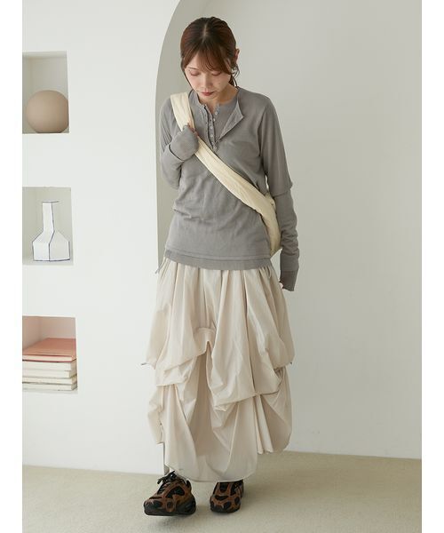 emmi（エミ）の「【セットアイテム】eco ヘンリーネックレイヤードニットトップス（ニット/セーター・レディース・ベージュ/ホワイト/グレー・F）」の19枚目の写真