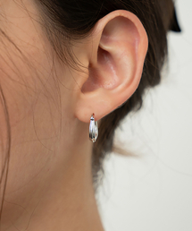 S'SECONDO（セコンド）の「Sway oval earrings, Riona（ピアス（両耳用））」