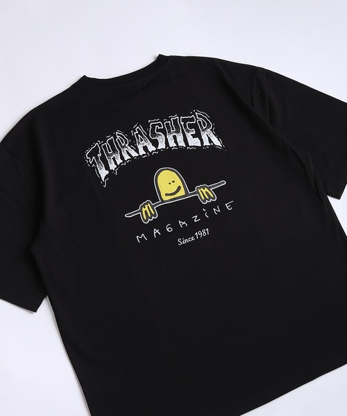 THRASHER(スラッシャー)の「THRASHER / スラッシャー × Mark Gonzales / マークゴンザレス グラフィック バックプリントTシャツ オーバーサイズ(Tシャツ/カットソー・メンズ・ブラック/サックスブルー/ミント/ホワイト・XL/L/M)」の1枚目の写真