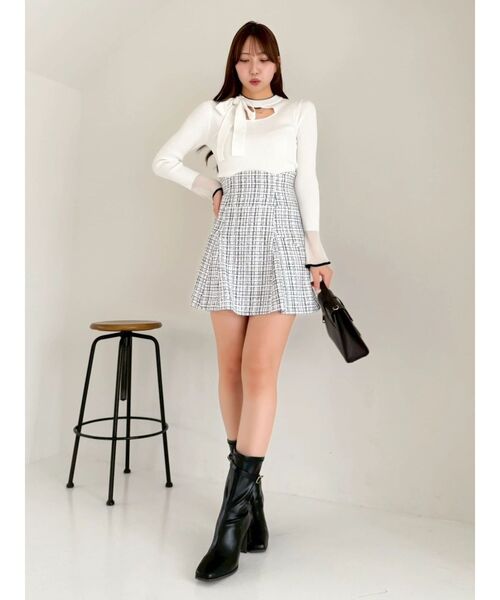 dazzlin（ダズリン）の「アンクルベルトミドルブーツ（ブーツ・レディース・ブラウン/ブラック/アイボリー・LARGE/MEDIUM）」の20枚目の写真