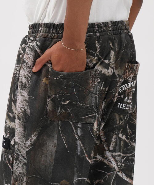 AVIREX(アヴィレックス)の「SWEAT PAINTER PANTS "REAL TREE CAMO" / スウェット ペインターパンツ リアルツリーカモ / AVIREX / アヴィレックス(スウェットパンツ・メンズ・ブラック/その他2・XL/M/L)」の7枚目の写真