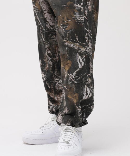 AVIREX(アヴィレックス)の「SWEAT PAINTER PANTS "REAL TREE CAMO" / スウェット ペインターパンツ リアルツリーカモ / AVIREX / アヴィレックス(スウェットパンツ・メンズ・ブラック/その他2・XL/M/L)」の11枚目の写真