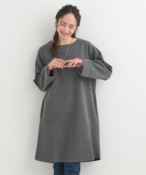 SHOO・LA・RUE(シューラルー)の「【体型カバー/洗濯機可/S-LL】お袖ストライプAラインチュニック(チュニック・レディース・チャコールグレー/ナチュラル/ブルー・01/02/03/04)」の19枚目の写真