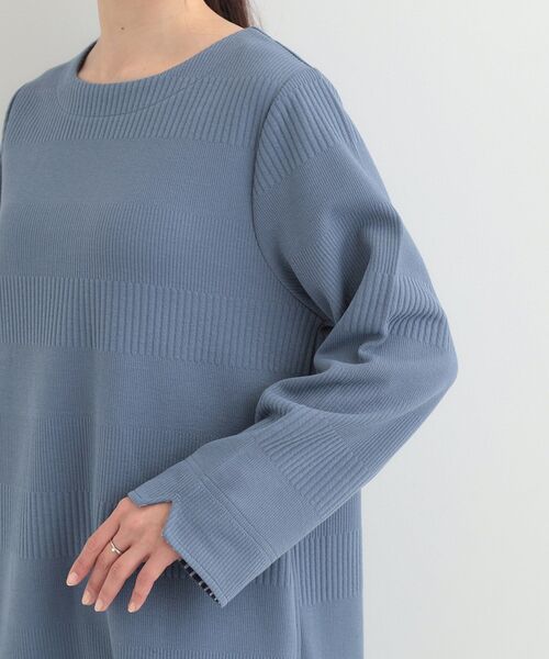 SHOO・LA・RUE(シューラルー)の「【体型カバー/洗濯機可/S-LL】お袖ストライプAラインチュニック(チュニック・レディース・チャコールグレー/ナチュラル/ブルー・01/02/03/04)」の15枚目の写真