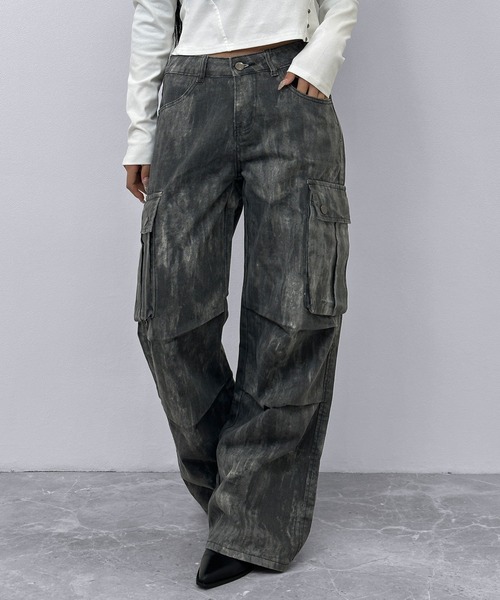 FOLLOWIN(フォロウィン)の「グラデーションフェード カーゴワイド(カーゴパンツ・レディース・グレー/ブラック・SMALL/LARGE/MEDIUM)」の2枚目の写真