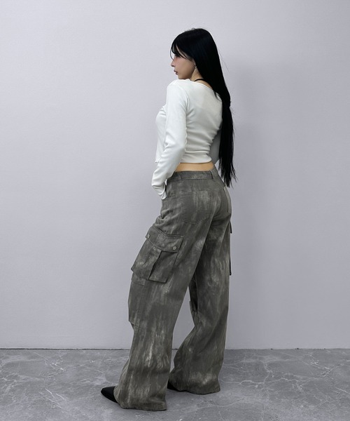 FOLLOWIN(フォロウィン)の「グラデーションフェード カーゴワイド(カーゴパンツ・レディース・グレー/ブラック・SMALL/LARGE/MEDIUM)」の21枚目の写真