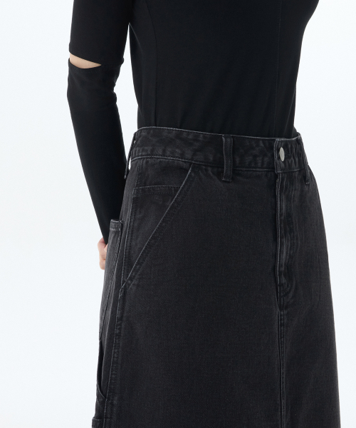 MUSINSA STANDARD WOMAN（ムシンサスタンダードウーマン）の「ウィメンズデニムカーペンターロングスカート[ウォッシュドブラック]（スカート・レディース・その他・LARGE/MEDIUM/SMALL/X-SMALL）」の5枚目の写真