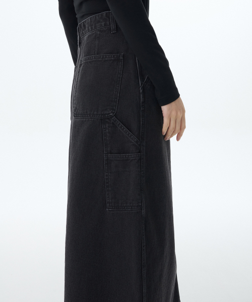 MUSINSA STANDARD WOMAN（ムシンサスタンダードウーマン）の「ウィメンズデニムカーペンターロングスカート[ウォッシュドブラック]（スカート・レディース・その他・LARGE/MEDIUM/SMALL/X-SMALL）」の3枚目の写真