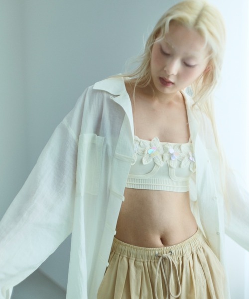 EN NEUME(エンノイム)の「Flower Motif Knit Bra(その他トップス・レディース・ダークブラウン/アイボリー/ブルー・FREE)」の2枚目の写真