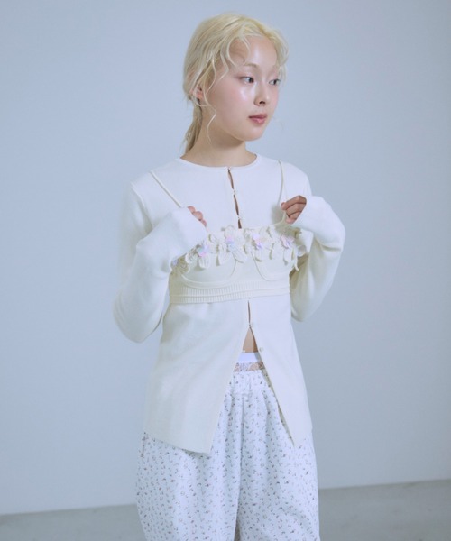 EN NEUME(エンノイム)の「Flower Motif Knit Bra(その他トップス・レディース・ダークブラウン/アイボリー/ブルー・FREE)」の7枚目の写真
