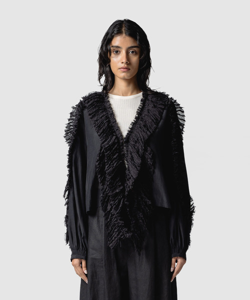 muller of yoshiokubo（ミュラーオブヨシオクボ）の「muller of yoshiokubo ミュラーオブヨシオクボ / RUFFLE CHIFFON BLOUSE ラッフルシフォンブラウス / MLS26202（シャツ/ブラウス・レディース・ブラック/アイボリー/ブルー・FREE）」の2枚目の写真