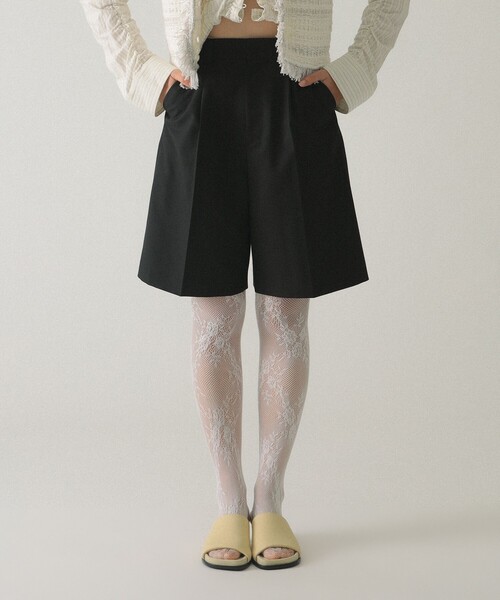 Ray BEAMS（レイビームス）の「1タック ハーフパンツ（その他パンツ・レディース・ブラック/グレー・0/1）」の2枚目の写真