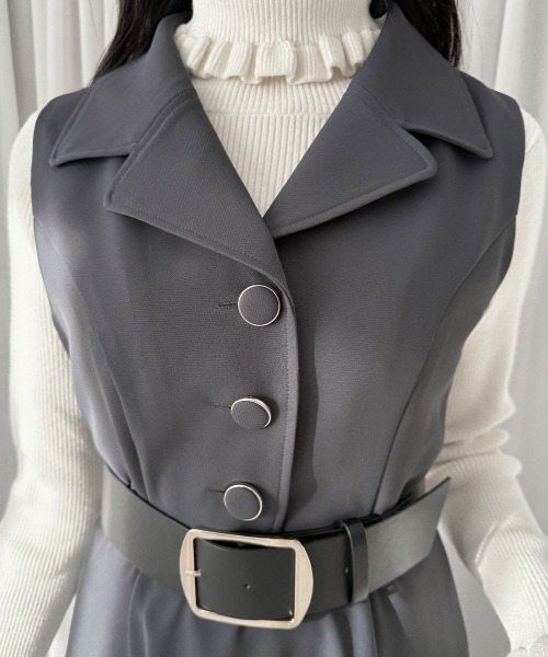 an another angelus（アンアナザーアンジェラス）の「ベルト付き開衿ジレワンピース/fint フィント（ワンピース・レディース・グレー/レンガ・FREE）」の8枚目の写真