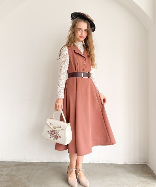 an another angelus（アンアナザーアンジェラス）の「ベルト付き開衿ジレワンピース/fint フィント（ワンピース・レディース・グレー/レンガ・FREE）」の3枚目の写真