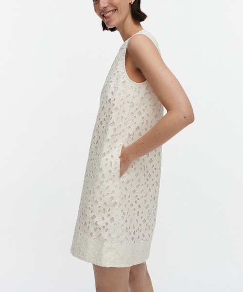 marimekko（マリメッコ）の「【一部店舗・オンラインストア限定】Innoitus Keidas / Marimini dress（ワンピース・レディース・ホワイト/ネイビー・34/36）」の4枚目の写真
