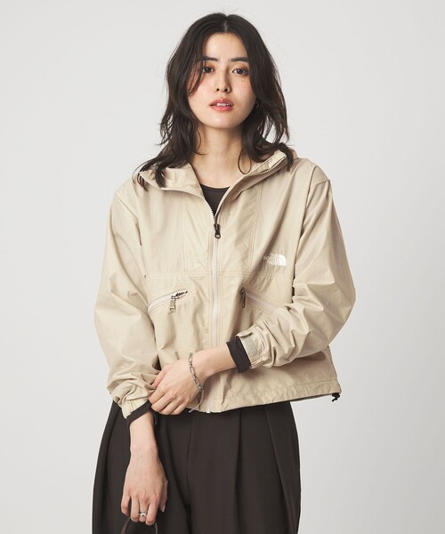 THE NORTH FACE（ザノースフェイス）の「＜THE NORTH FACE＞ショート コンパクト ジャケット（マウンテンパーカー・レディース・オフホワイト/ブラック/ベージュ・M/L）」の2枚目の写真