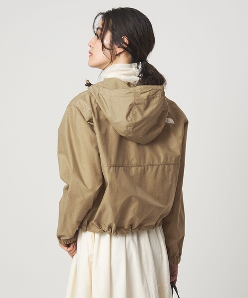 THE NORTH FACE（ザノースフェイス）の「＜THE NORTH FACE＞ショート コンパクト ジャケット（マウンテンパーカー・レディース・オフホワイト/ブラック/ベージュ・M/L）」の6枚目の写真