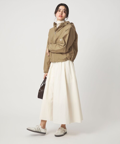 THE NORTH FACE（ザノースフェイス）の「＜THE NORTH FACE＞ショート コンパクト ジャケット（マウンテンパーカー・レディース・オフホワイト/ブラック/ベージュ・M/L）」の8枚目の写真