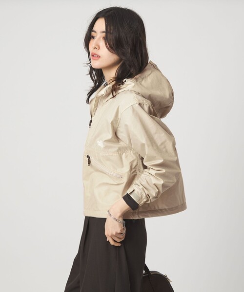 THE NORTH FACE（ザノースフェイス）の「＜THE NORTH FACE＞ショート コンパクト ジャケット（マウンテンパーカー・レディース・オフホワイト/ブラック/ベージュ・M/L）」の10枚目の写真