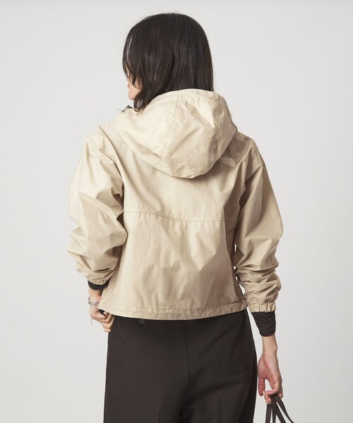 THE NORTH FACE（ザノースフェイス）の「＜THE NORTH FACE＞ショート コンパクト ジャケット（マウンテンパーカー・レディース・オフホワイト/ブラック/ベージュ・M/L）」の11枚目の写真