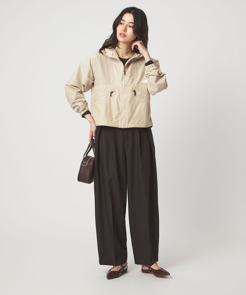 THE NORTH FACE（ザノースフェイス）の「＜THE NORTH FACE＞ショート コンパクト ジャケット（マウンテンパーカー・レディース・オフホワイト/ブラック/ベージュ・M/L）」の12枚目の写真