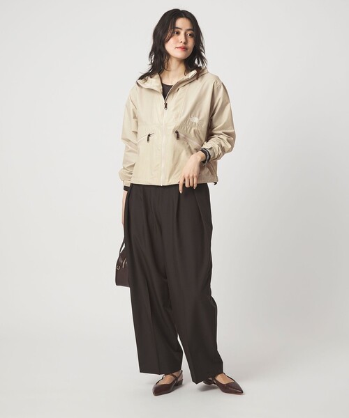 THE NORTH FACE（ザノースフェイス）の「＜THE NORTH FACE＞ショート コンパクト ジャケット（マウンテンパーカー・レディース・オフホワイト/ブラック/ベージュ・M/L）」の13枚目の写真