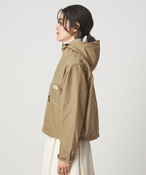 THE NORTH FACE（ザノースフェイス）の「＜THE NORTH FACE＞ショート コンパクト ジャケット（マウンテンパーカー・レディース・オフホワイト/ブラック/ベージュ・M/L）」の21枚目の写真