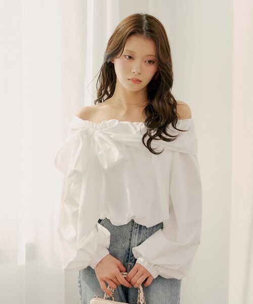 Chico（チコ）の「オフショルリボンバルーンブラウス（シャツ/ブラウス・レディース・アイボリー/ピンク/ホワイト系その他2/ブルー・FREE）」の5枚目の写真