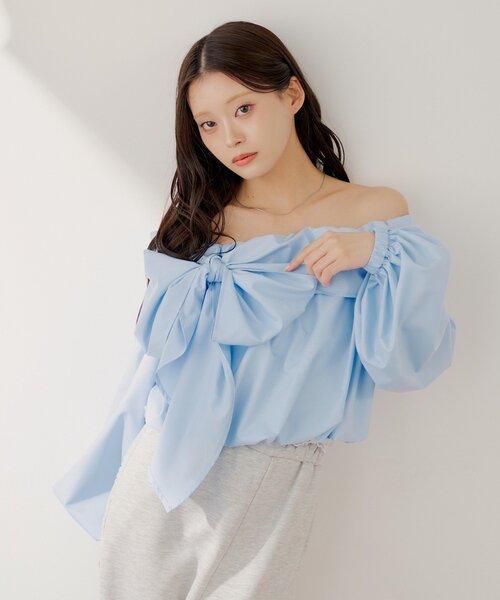 Chico（チコ）の「オフショルリボンバルーンブラウス（シャツ/ブラウス・レディース・アイボリー/ピンク/ホワイト系その他2/ブルー・FREE）」の11枚目の写真