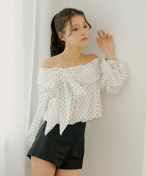 Chico（チコ）の「オフショルリボンバルーンブラウス（シャツ/ブラウス・レディース・アイボリー/ピンク/ホワイト系その他2/ブルー・FREE）」の13枚目の写真