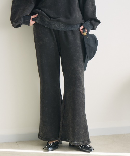 RU.TI.LE(ルチル)の「【RU.TI.LE】ダメージ裏毛フレアパンツ(スウェットパンツ・レディース・ライトグレー/チャコールグレー・MEDIUM)」の2枚目の写真