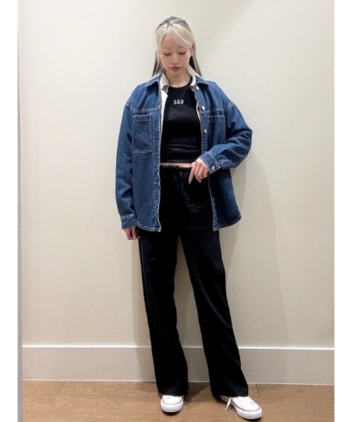 GAP（ギャップ）の「オーバーサイズ デニム シャケット（デニムジャケット・レディース・インディゴブルー・XXS/L/M/S/XS）」の8枚目の写真