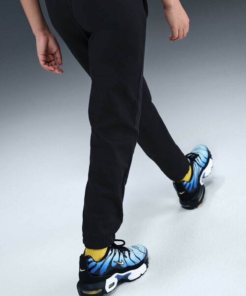 NIKE（ナイキ）の「《上下セット》ナイキ スポーツウェア ジュニア Dri-FIT トラックスーツ / Nike Sportswear Big Kids' Dri-FIT Tracksuit HQ9317-010 Black（セットアップ・キッズ・ブラック・140/130/160/150）」の5枚目の写真