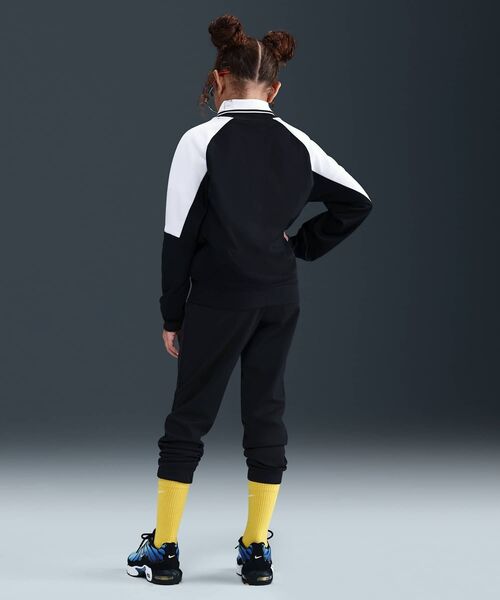 NIKE（ナイキ）の「《上下セット》ナイキ スポーツウェア ジュニア Dri-FIT トラックスーツ / Nike Sportswear Big Kids' Dri-FIT Tracksuit HQ9317-010 Black（セットアップ・キッズ・ブラック・140/130/160/150）」の6枚目の写真