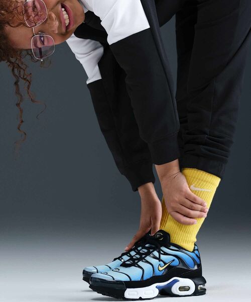 NIKE（ナイキ）の「《上下セット》ナイキ スポーツウェア ジュニア Dri-FIT トラックスーツ / Nike Sportswear Big Kids' Dri-FIT Tracksuit HQ9317-010 Black（セットアップ・キッズ・ブラック・140/130/160/150）」の7枚目の写真