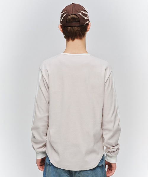 JIEDA（ジエダ）の「SWITCHING HENRY NECK L/S（Tシャツ/カットソー・メンズ・グレー系1/ブラウン系/グレー系2/ホワイト系・2/1）」の21枚目の写真