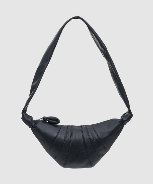LEMAIRE(ルメール)の「SMALL CROISSANT BAG(ショルダーバッグ・メンズ・ブルー/カーキ/ブラック/ブラウン・ONE SIZE)」の4枚目の写真
