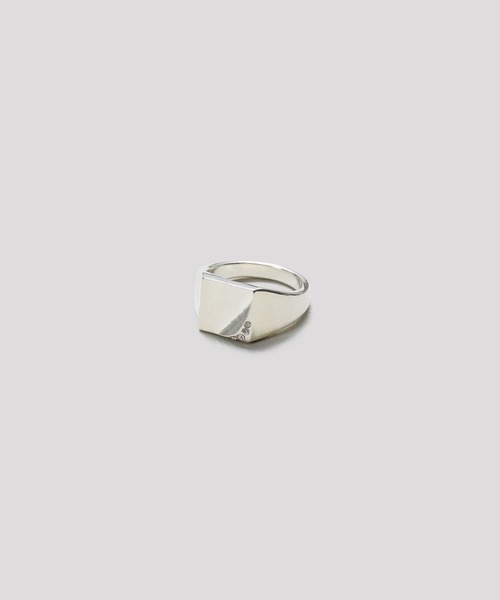 LAPUIS(ラピュイ)の「LAPUIS(ラピュイ)Bijou Plate ring(リング・レディース・シルバー/ゴールド・11号/13号)」の6枚目の写真