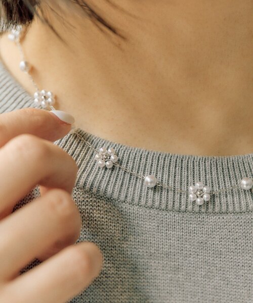ear PAPILLONNER(イアパピヨネ)の「フラワーパールネックレス(ネックレス・レディース・シルバー・FREE)」の10枚目の写真
