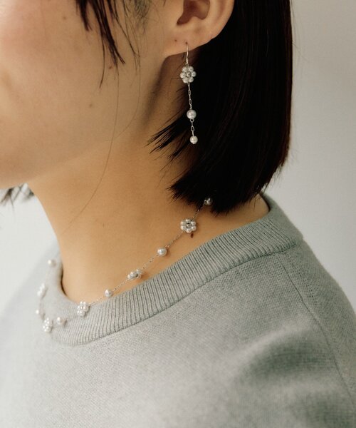 ear PAPILLONNER(イアパピヨネ)の「フラワーパールネックレス(ネックレス・レディース・シルバー・FREE)」の11枚目の写真