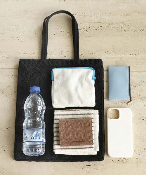 ANEMONE(アネモネ)の「刺しゅうサブバッグ(ハンドバッグ・レディース・ブラック/グレー/オフホワイト・FREE)」の9枚目の写真