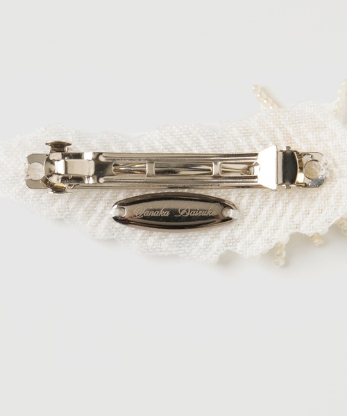 tanakadaisuke(タナカダイスケ)の「【tanakadaisuke/タナカダイスケ】feather beads barrette (left)/フェザービーズバレッタ(左側用)(バレッタ/ヘアクリップ・レディース・ホワイト・FREE)」の6枚目の写真