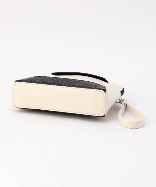 NICOLE CLUB FOR MEN(ニコルクラブフォーメン)の「トラペゾイド 2WAYミニショルダーバッグ(ショルダーバッグ・メンズ・ベージュ/ブラック・FREE)」の6枚目の写真