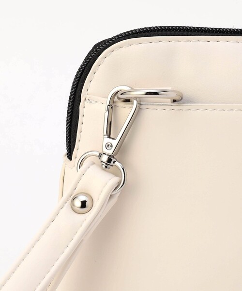 NICOLE CLUB FOR MEN(ニコルクラブフォーメン)の「トラペゾイド 2WAYミニショルダーバッグ(ショルダーバッグ・メンズ・ベージュ/ブラック・FREE)」の11枚目の写真