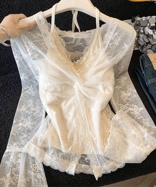CLOTHY(クロシィ)の「【“インナーいらず”の最強可愛い】カップ付レースアンサンブル(アンサンブル・レディース・アイボリー/ブラック・FREE)」の11枚目の写真
