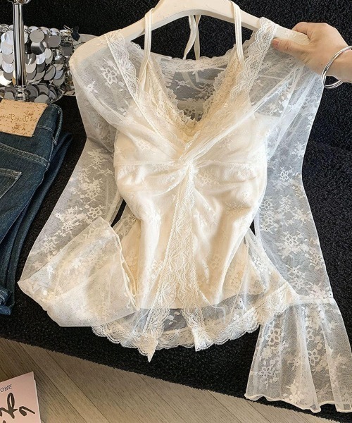 CLOTHY(クロシィ)の「【“インナーいらず”の最強可愛い】カップ付レースアンサンブル(アンサンブル・レディース・アイボリー/ブラック・FREE)」の12枚目の写真