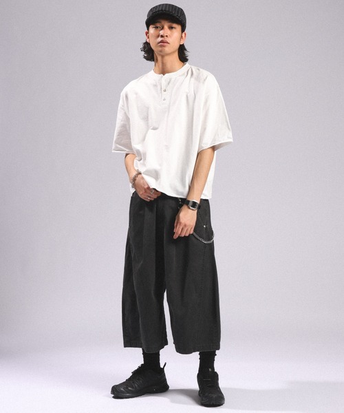 RAGEBLUE(レイジブルー)の「Pigment Henry Neck T-Shirt/ピグメント加工/ヘンリーネックTシャツ(Tシャツ/カットソー・メンズ・グレー/ブラック/ホワイト・LARGE/MEDIUM)」の4枚目の写真