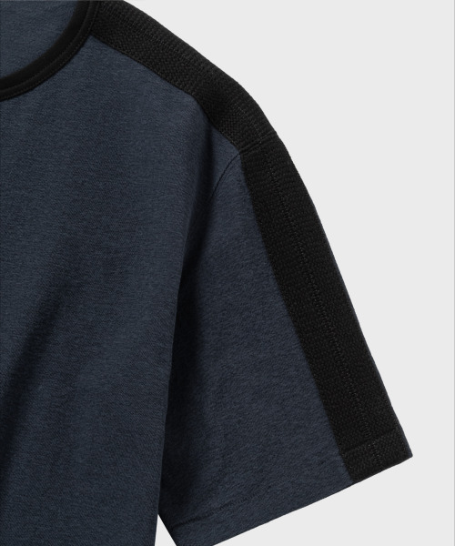 NONBLANK(ノンブランク)の「ミニマルサッカーTシャツ_DARK NAVY(Tシャツ/カットソー・メンズ・ダークネイビー・MEDIUM/LARGE/X-LARGE)」の4枚目の写真